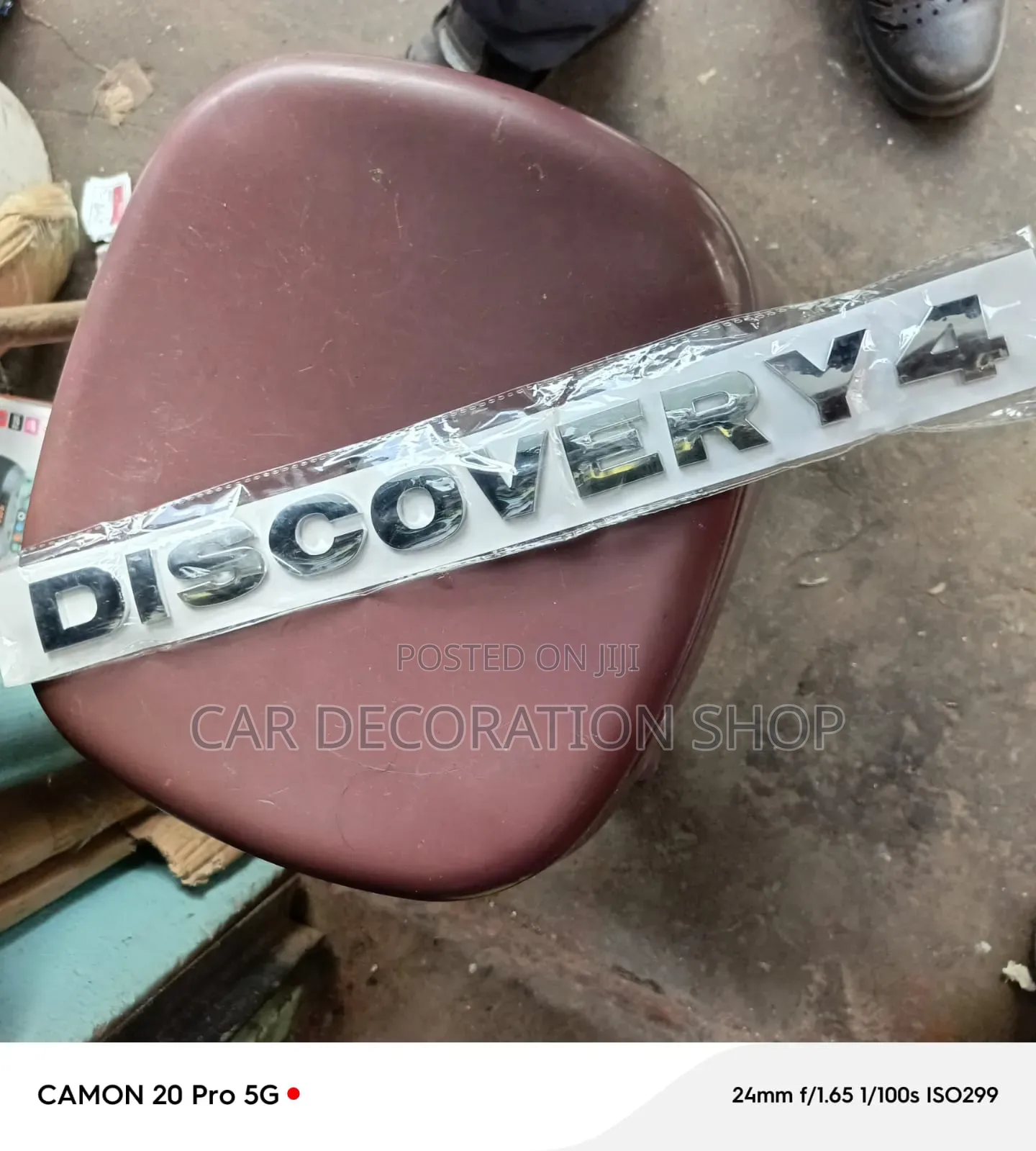 Chrome Finish Discovery 4 Tailgate Emblem Badge