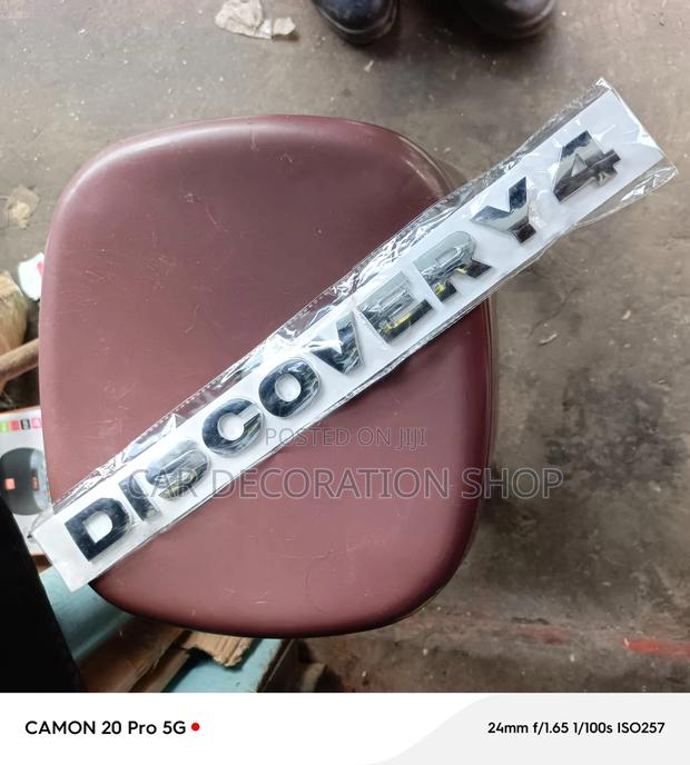 Discovery 4 Lettering 3d Badge With Adhesive Badge