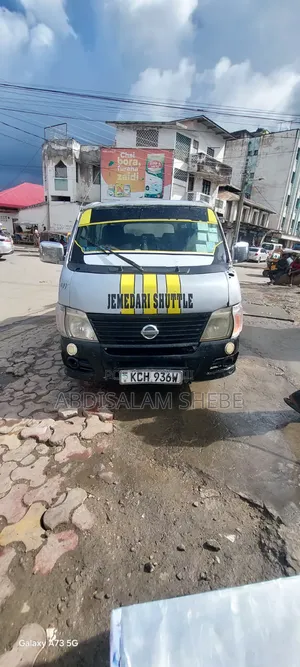 Nissan Caravan (Urvan) 2008 Silver