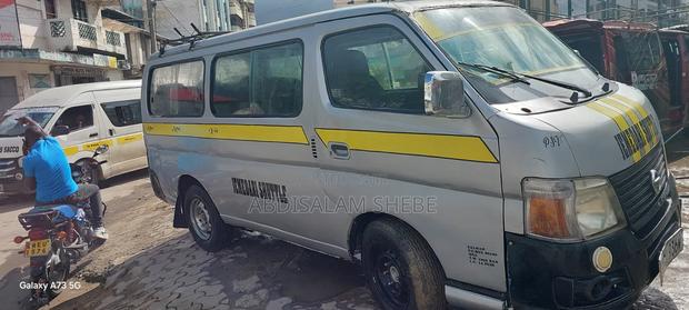 Nissan Caravan (Urvan) 2008 Silver - thumbnail 2