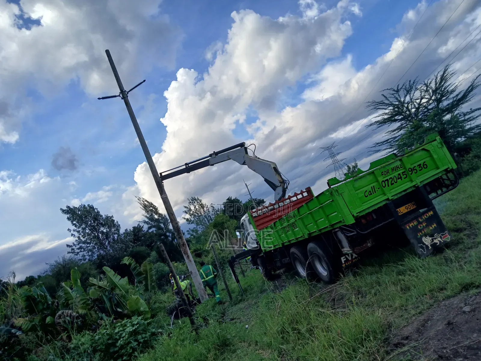 Heavy Weight Lifting Services (Crane Services)