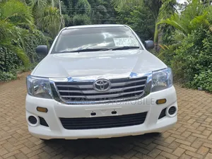 Toyota Hilux 2007 White
