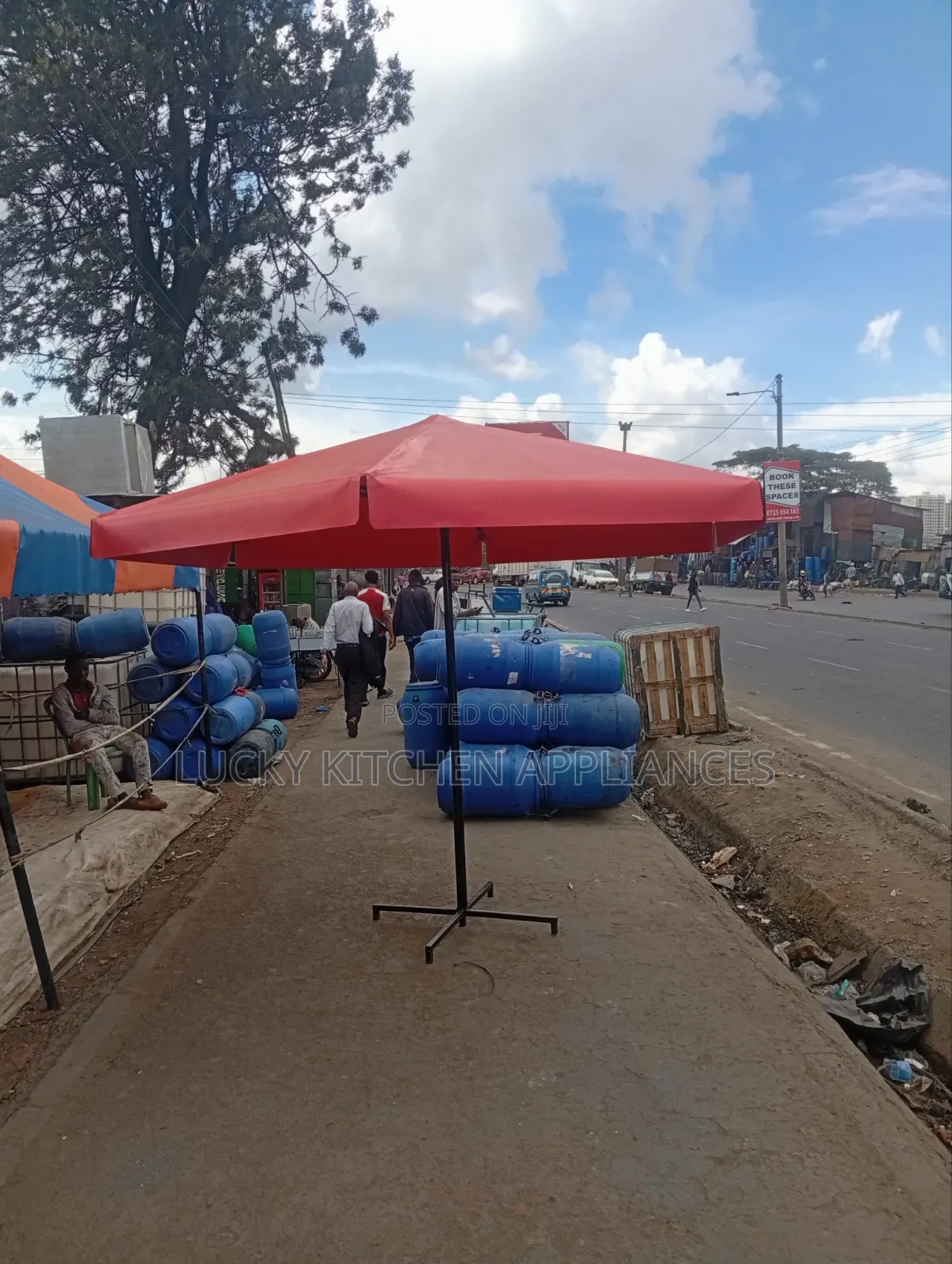 Best Quality Tent Ready Available At Affordable Prices.