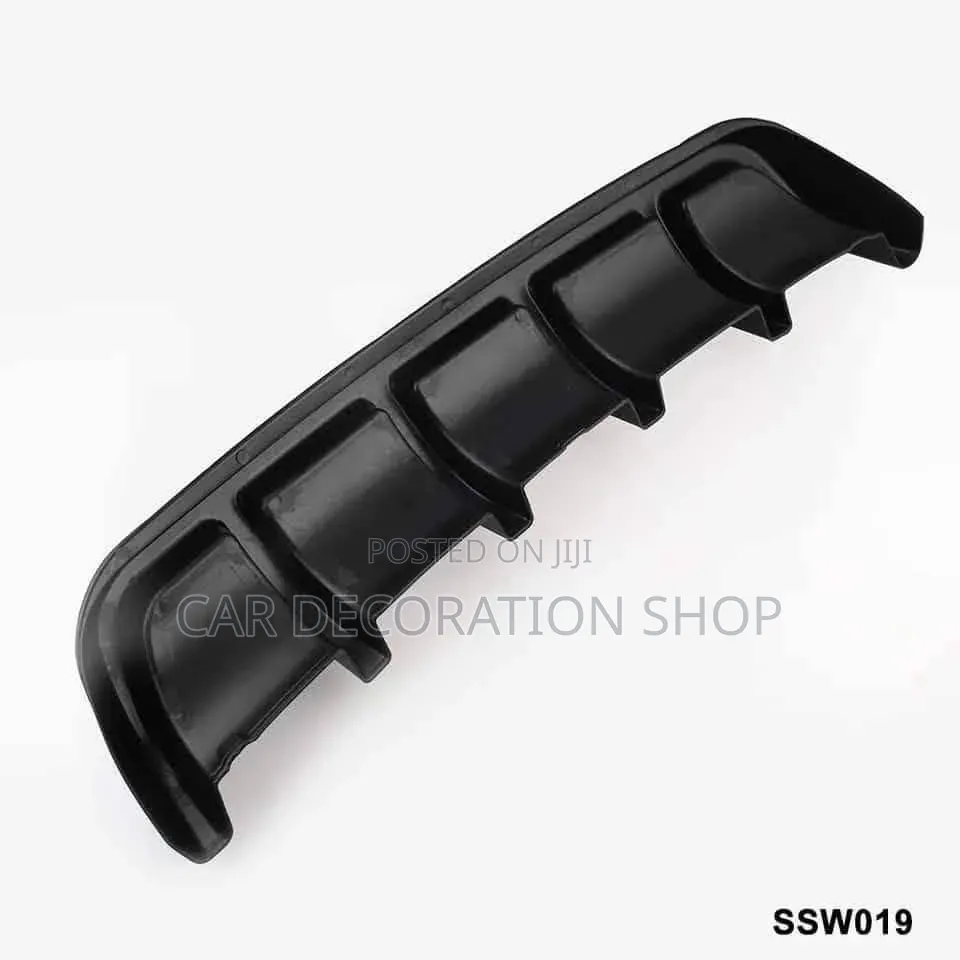 Matte or Gloss 6_fin Shark Fin Style Rear Bumper Bumper Lip Diffuser