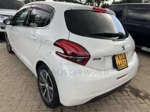Peugeot 208 2018 White