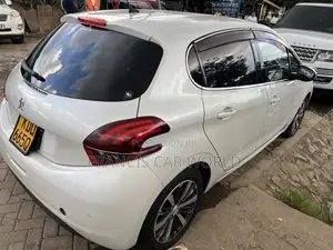 Peugeot 208 2018 White