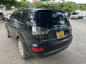 Mitsubishi Outlander 2012 Black
