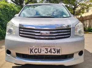 Toyota Noah 2011 Silver
