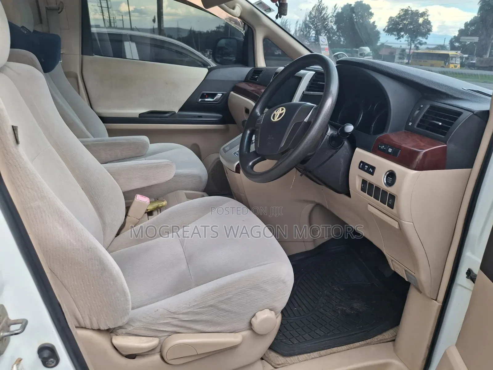 Toyota Alphard 2010 White