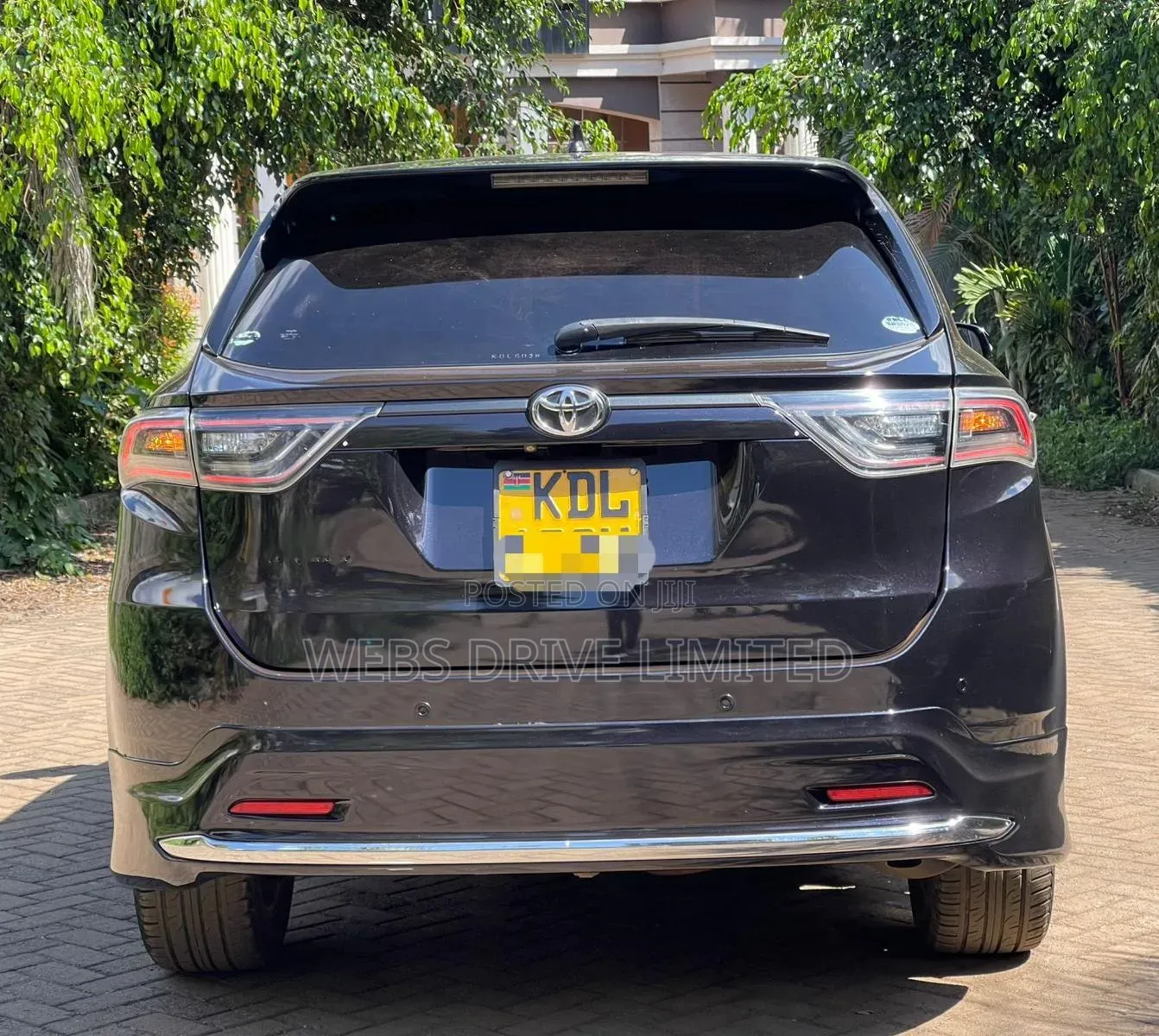 Toyota Harrier 2.0 4WD 2016 Black