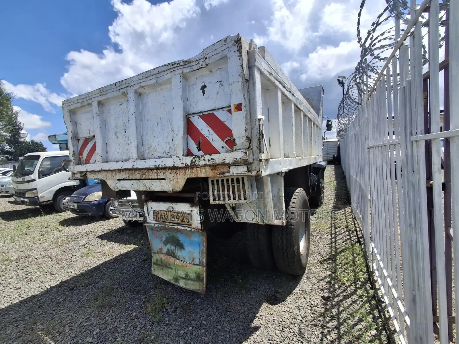 Mitsubishi Tipper