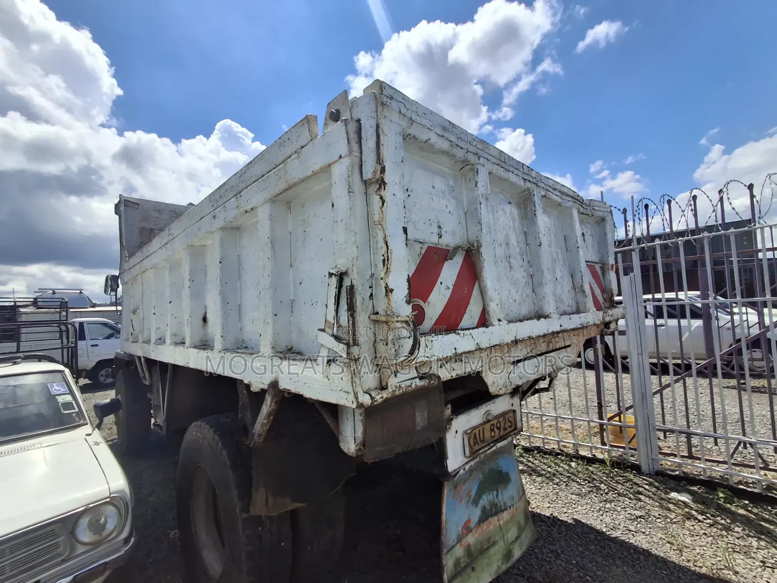 Mitsubishi Tipper
