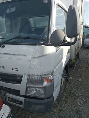 Mitsubishi Fuso 2015 White