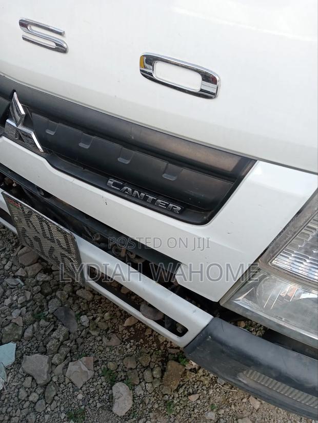 Mitsubishi Fuso 2015 White - thumbnail 3