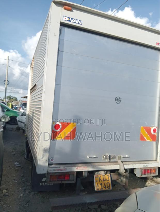 Mitsubishi Fuso 2015 White - thumbnail 5