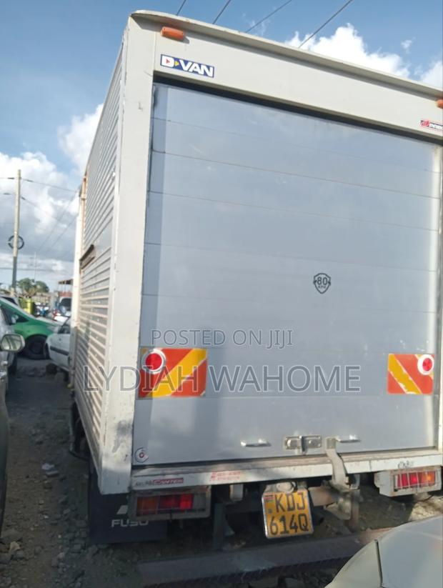 Mitsubishi Fuso 2015 White - thumbnail 6