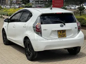 Toyota Aqua 2015 White