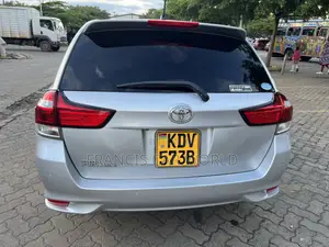Toyota Corolla Fielder 2019 Silver