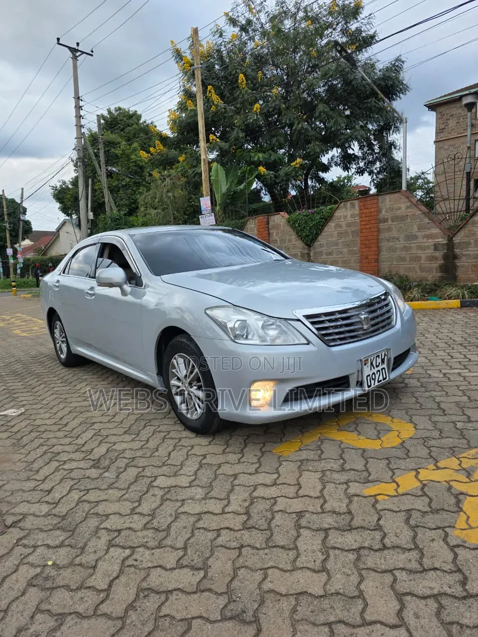 Toyota Crown 2012 Silver