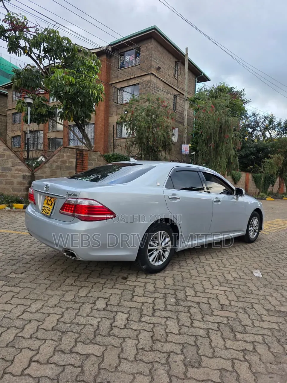 Toyota Crown 2012 Silver