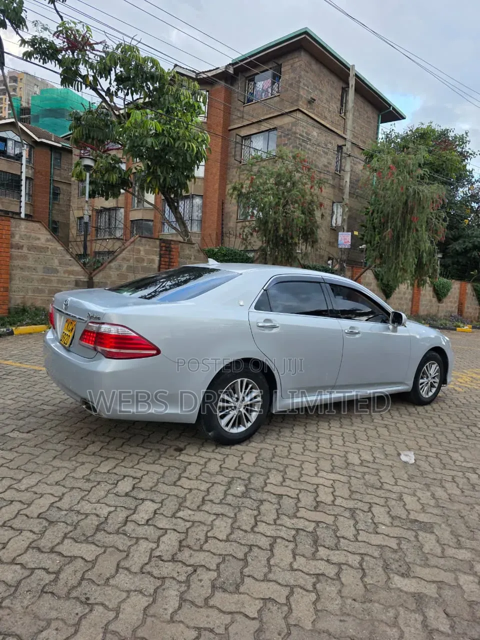 Toyota Crown 2012 Silver