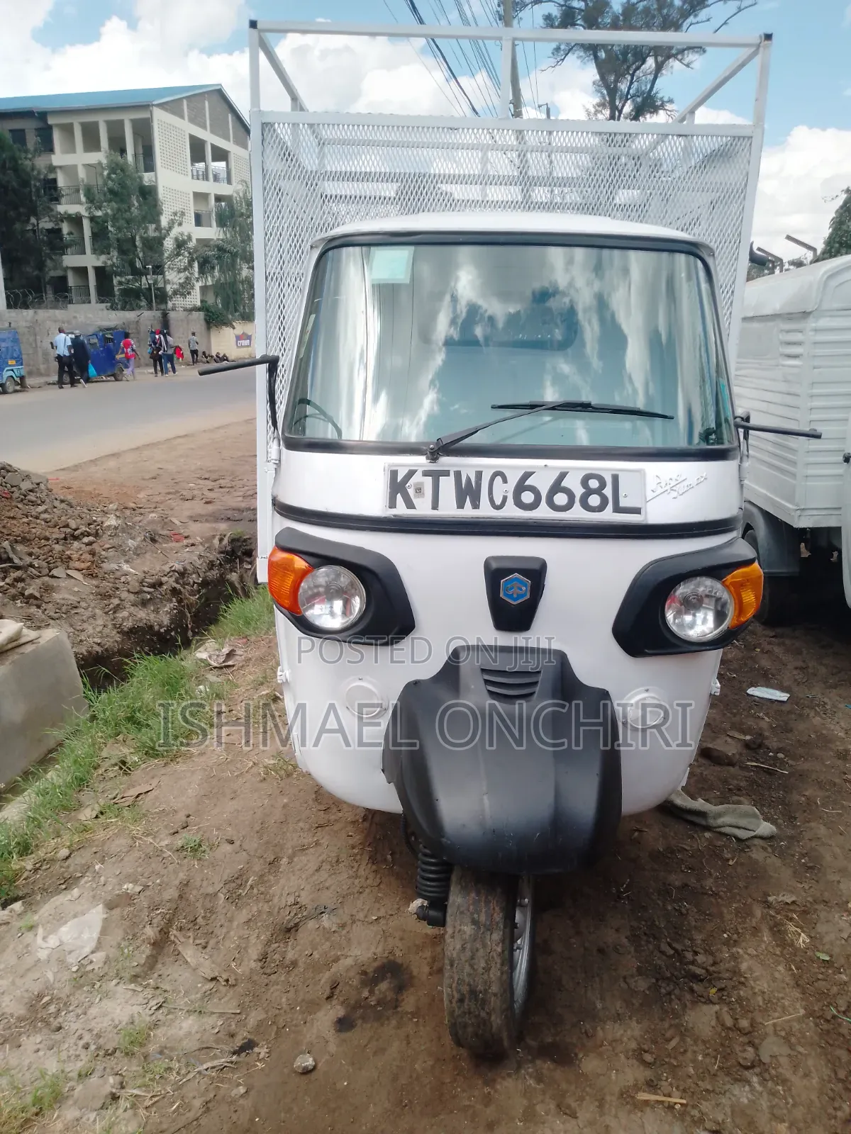 Piaggio 2023 White