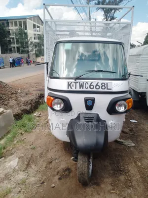 Piaggio 2023 White