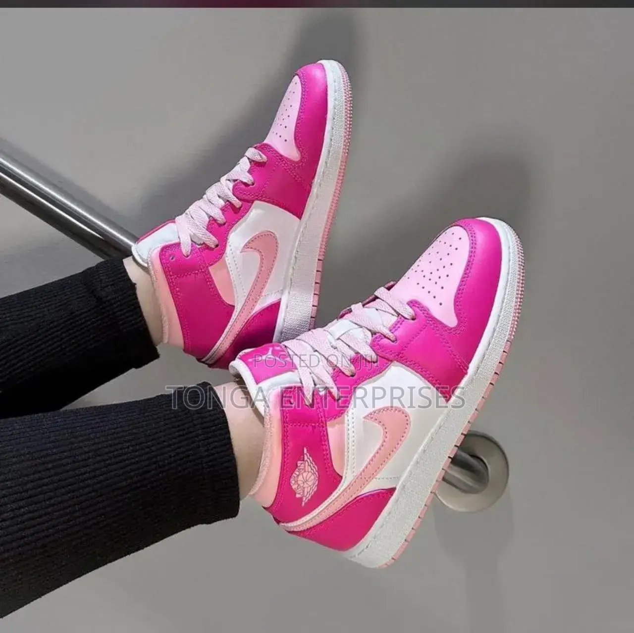 Air Jordan 1 Mid Sneaker