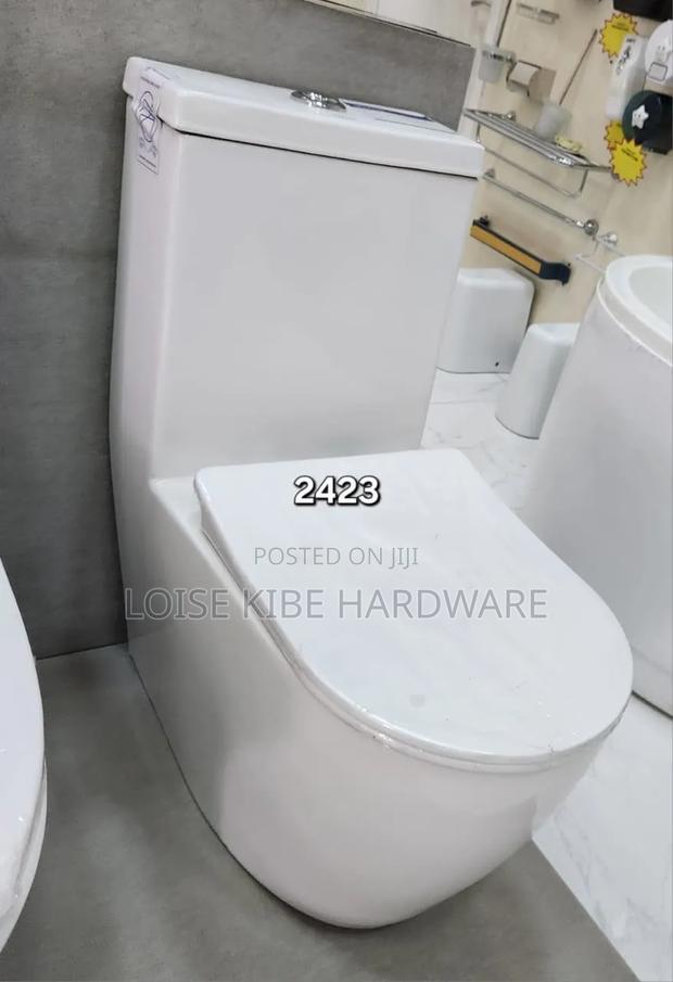 2324 Homart Toilet Available - main view