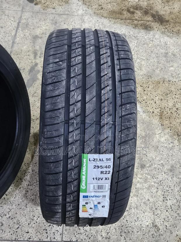 295/40r22 Greenlander