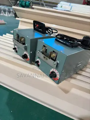 Electric Poultry Debeakers for Trimming to Curb Pecking, Cannibalism