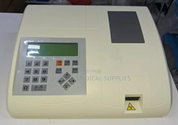 Portable Uts Urine Analyzer Machine (Portable Urinalysis Machine) - main view