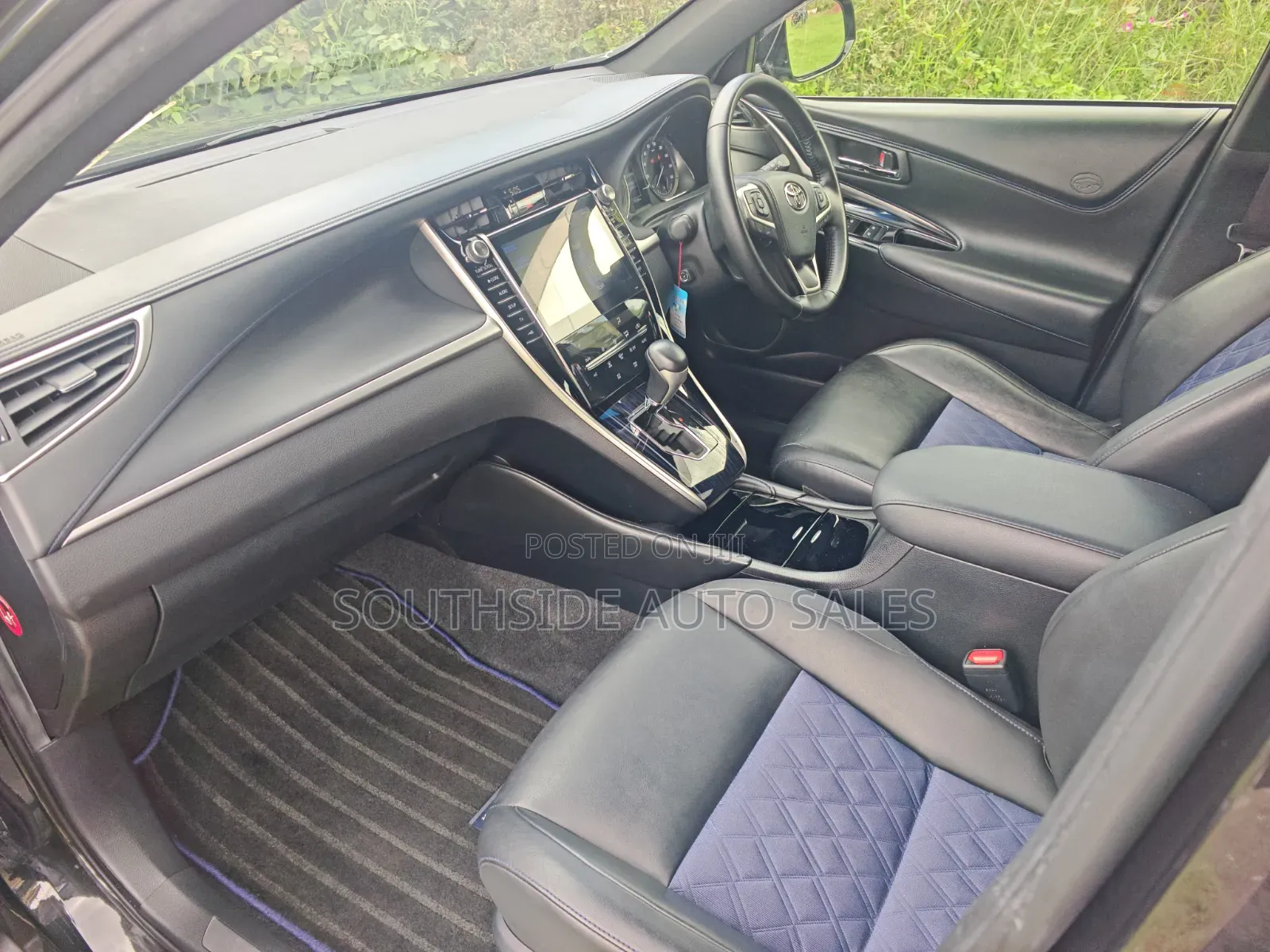 Toyota Harrier 2.0 2019 Black