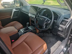 Toyota Land Cruiser Prado 2021 Black