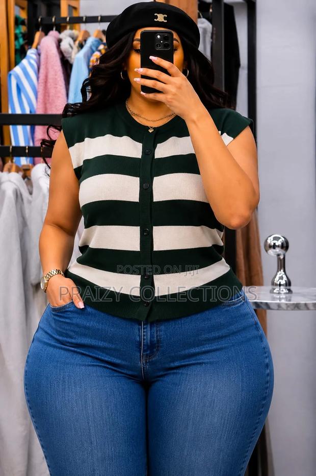 Stripped Sleeveless Sweater Tops - thumbnail 4