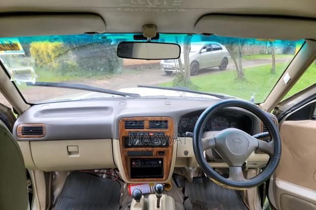 Nissan Double Cab - thumbnail 5