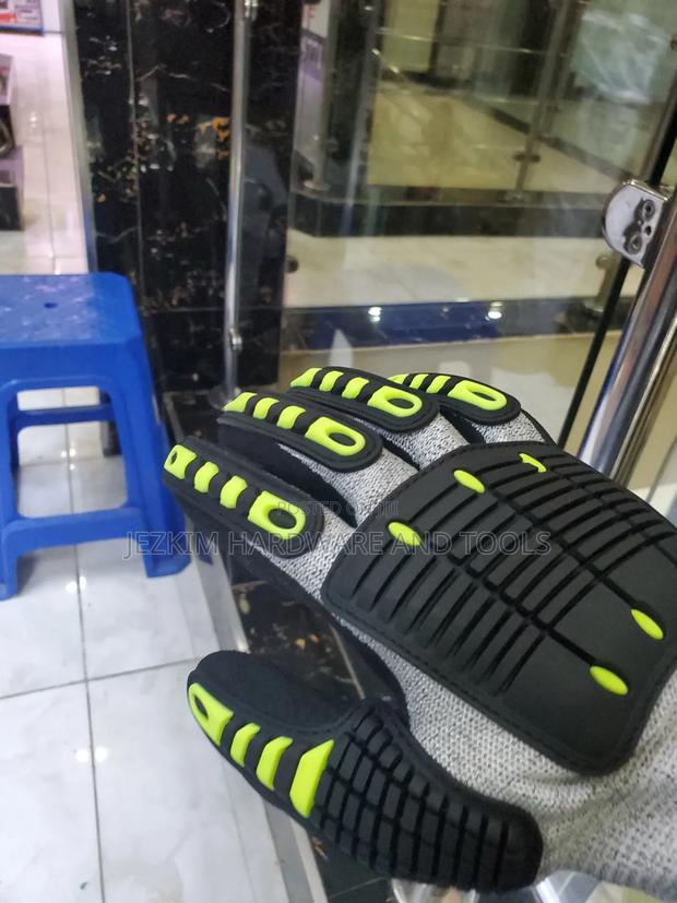 Impact Resistant Gloves - thumbnail 2