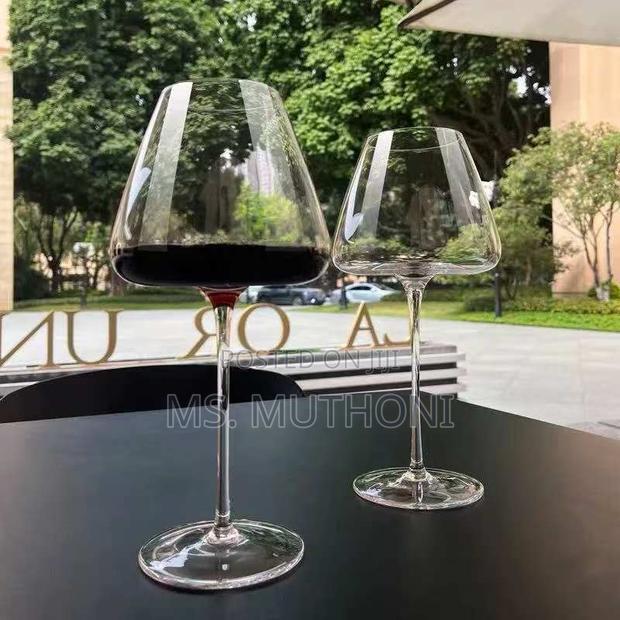 2pcs High-Value, Lead-Free Crystal C Wine Glasses* (600 Ml )
