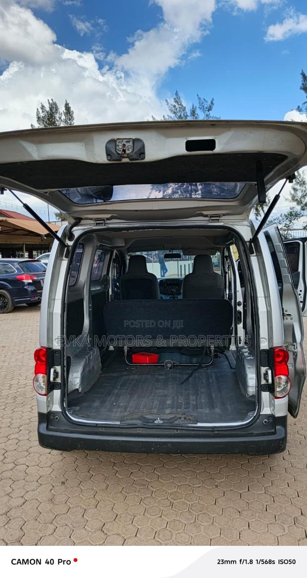 Nissan NV200 2013 Silver - thumbnail 3