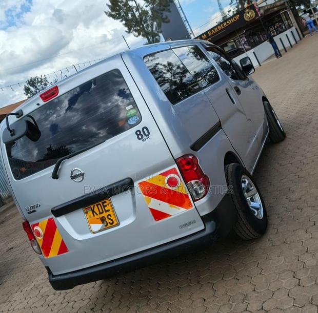 Nissan NV200 2013 Silver - thumbnail 4