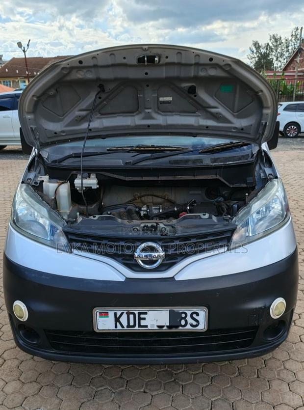 Nissan NV200 2013 Silver - thumbnail 5