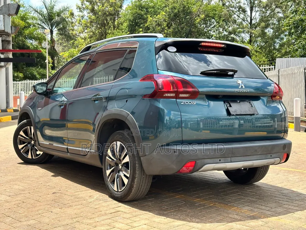 Peugeot 2008 1.2 PureTech (155 Hp) 2019 Green