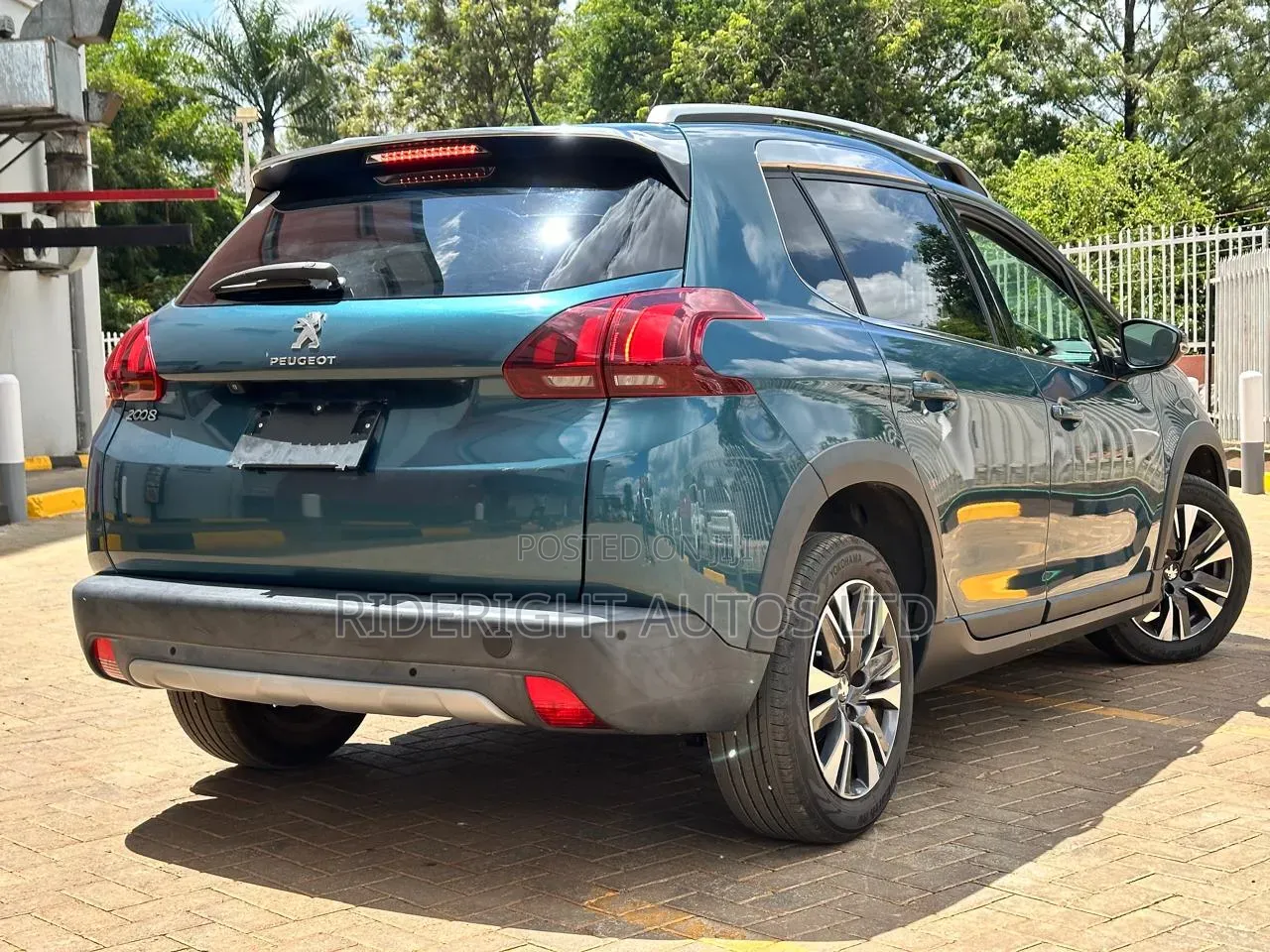 Peugeot 2008 1.2 PureTech (155 Hp) 2019 Green