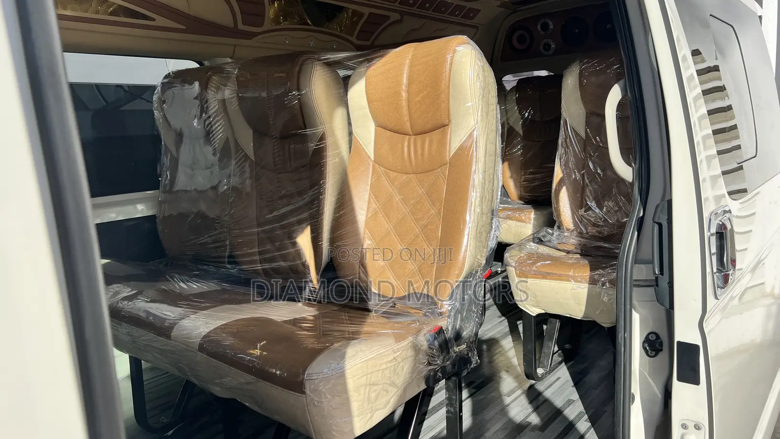 Toyota HiAce 2019 White