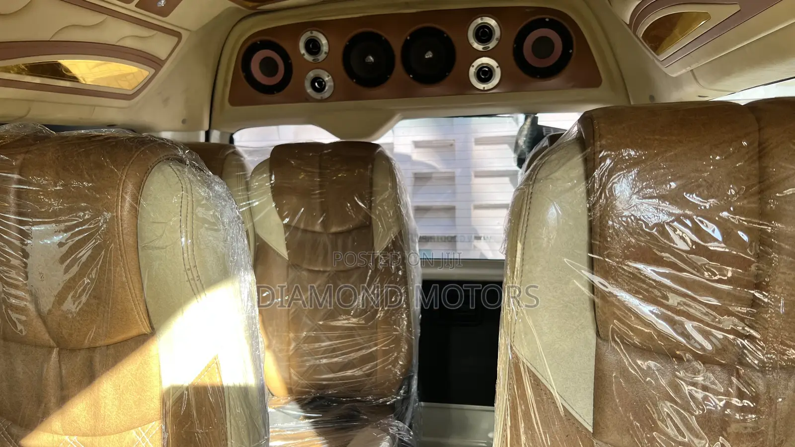 Toyota HiAce 2019 White