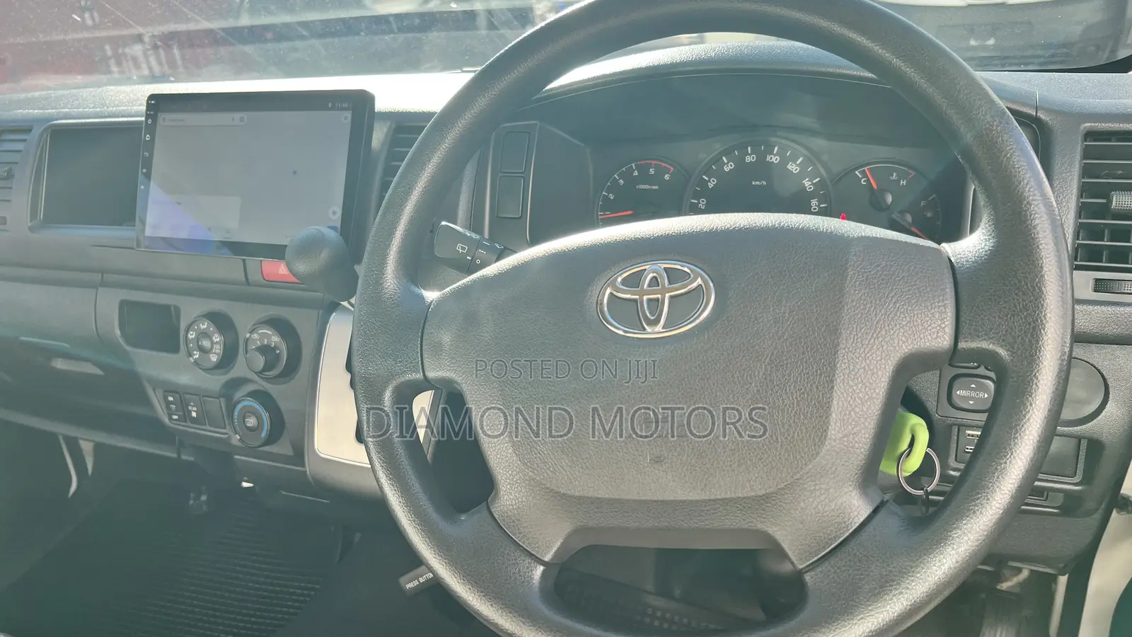 Toyota HiAce 2019 White