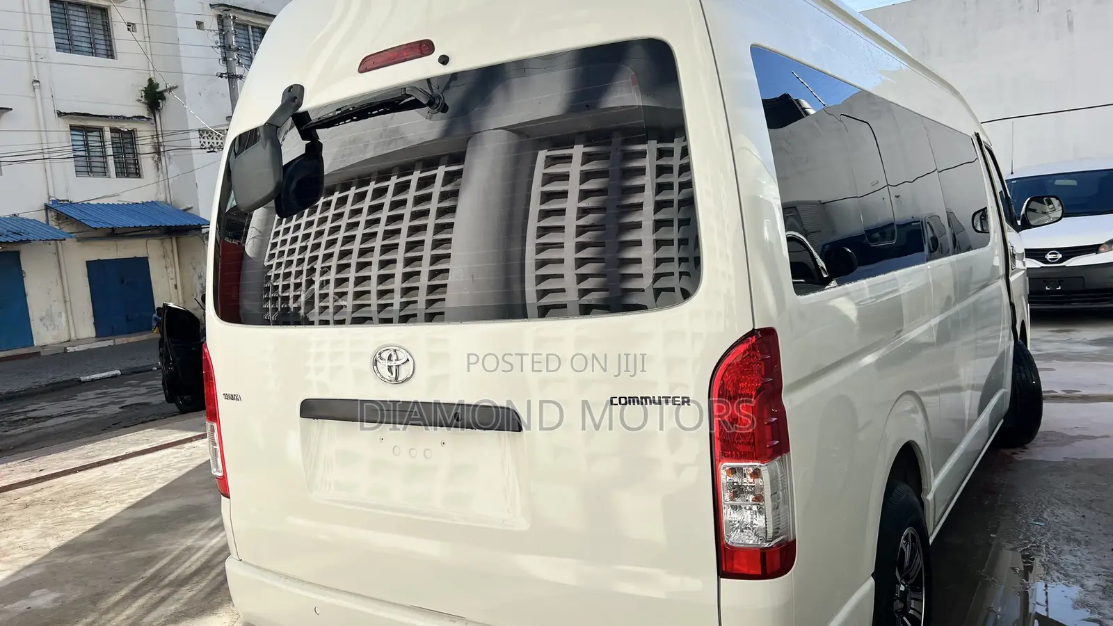 Toyota HiAce 2019 White