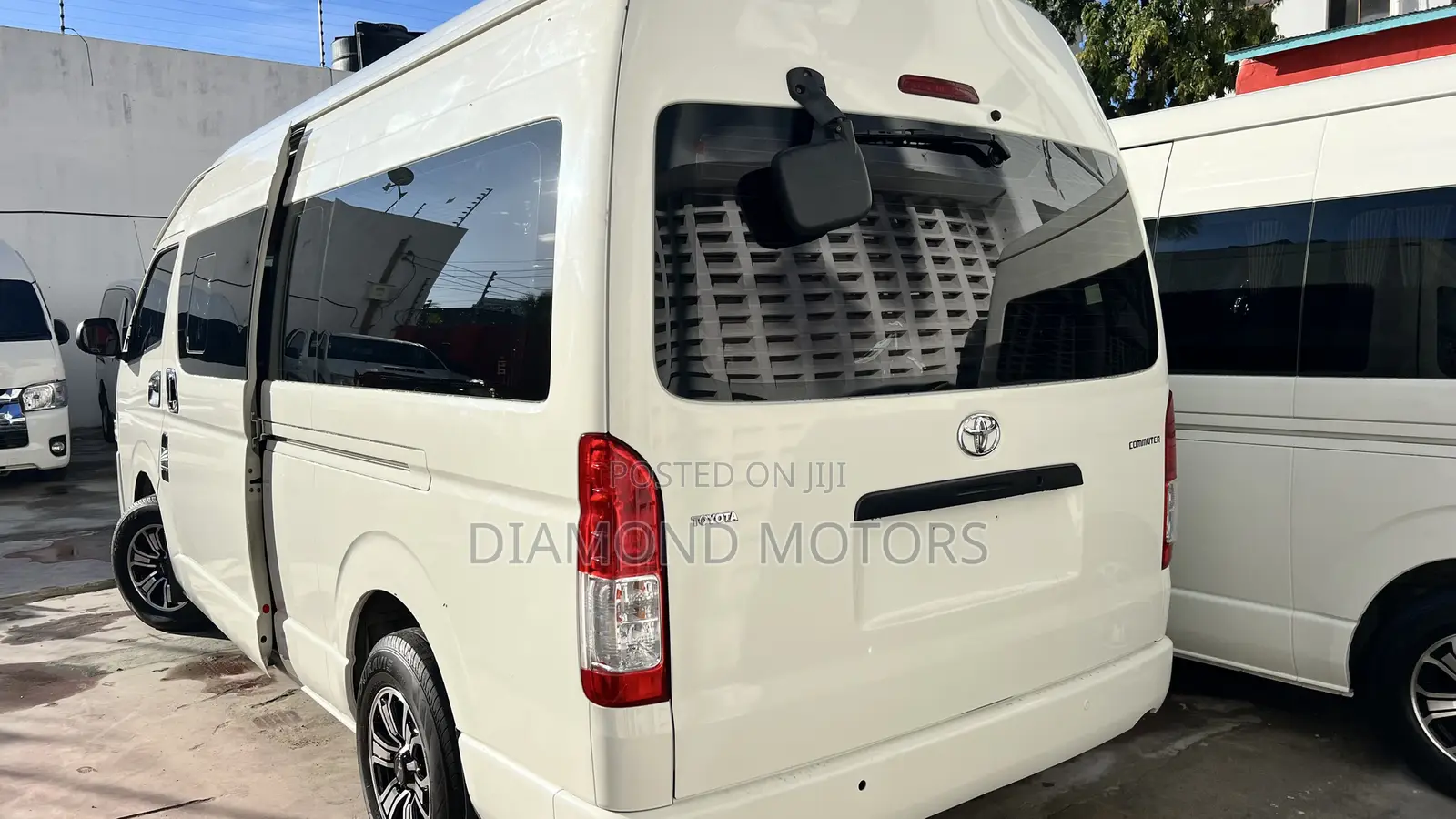 Toyota HiAce 2019 White
