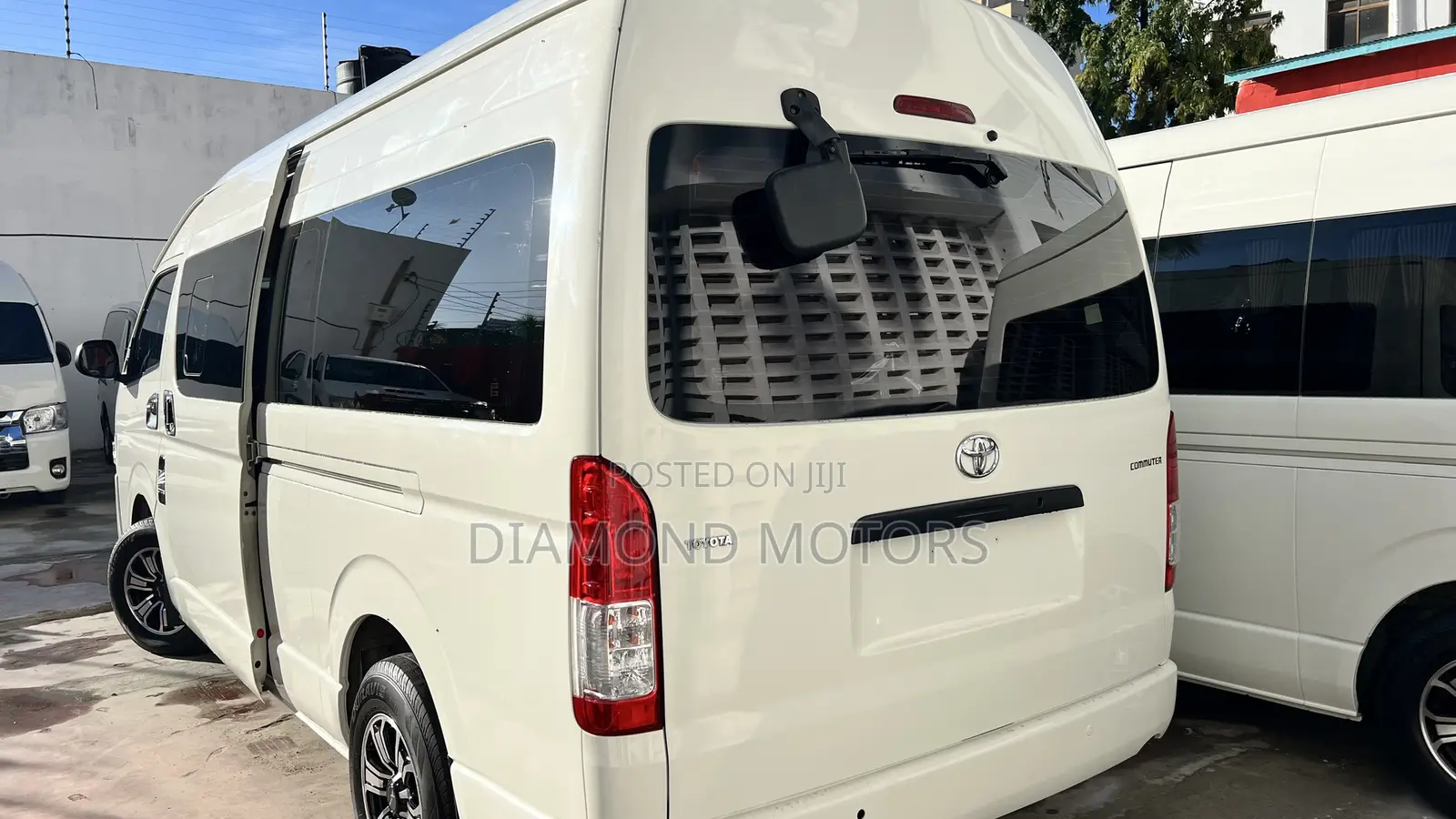Toyota HiAce 2019 White