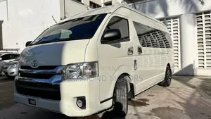 Toyota HiAce 2019 White